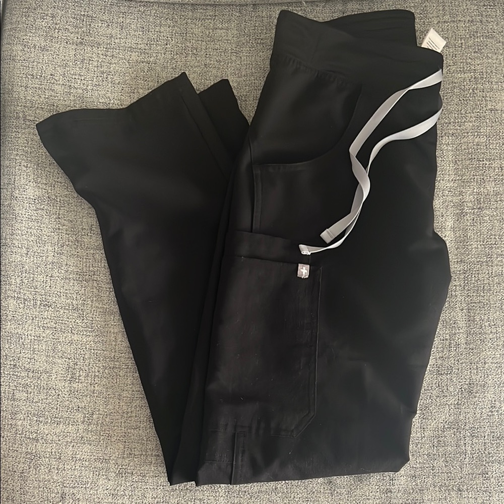 FIGS Kade cargo scrub pants - black, size small